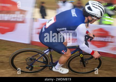 Benidorm, Spain, January 21, 2024: The cyclist, Jules Simon (4) during the men's junior test of the 2024 UCI Cyclo-Cross World Cup, on January 21, 2024, at Parque Foietes, in Benidorm, Spain. Credit: Alberto Brevers / Alamy Live News.  Stock Photo