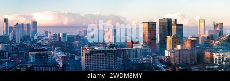 Manchester Skyline On A Misty Morning Stock Photo - Alamy