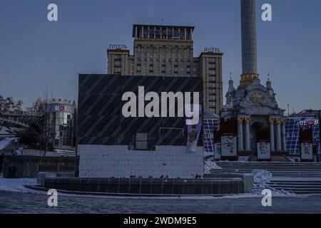 Kiev, Ukraine. 12th Jan, 2024. © Yevhen Vasyliev/Le Pictorium/MAXPPP - Kiev 12/01/2024 Kyiv city authorities are trying to protect monuments from destruction during air attacks by the Russian army Photo 8: A memorial sign in honor of the founding of the city of Kyiv Credit: MAXPPP/Alamy Live News Stock Photo