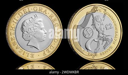 £2 coin featuring an England flag on a commemorative £2 coin for the Commonwealth Games held in Manchester Stock Photo