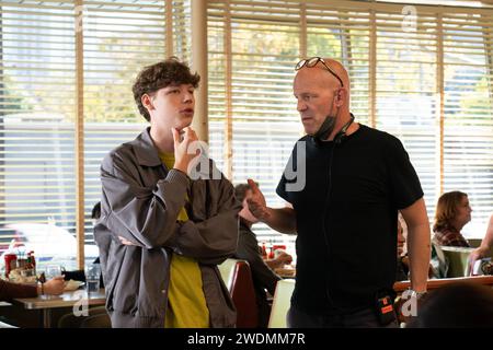 SIMON CELLAN JONES and VAN CROSBY in THE FAMILY PLAN (2023), directed by SIMON CELLAN JONES. Credit: Apple Original Films Skydance Media / Album Stock Photo