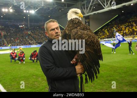 Arnhem, The Netherlands. 21st Jan, 2024. ARNHEM, THE NETHERLANDS - JANUARY 21: Mascotte Hertog during the Dutch Eredivisie match between Vitesse and Feyenoord at Gelredome on January 21, 2024 in Arnhem, The Netherlands. (Photo by Ben Gal/Orange Pictures) Credit: Orange Pics BV/Alamy Live News Stock Photo