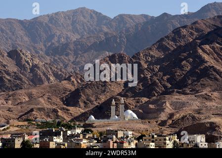 Sheikh Zayed Mosque, mountains, desert, Aqaba, Jordan Stock Photo