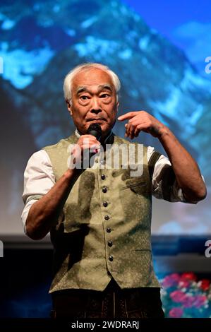 Takeo Ischi In Der Musik-Show Edelweiss Der Volksmusik Im Bürgerhaus ...