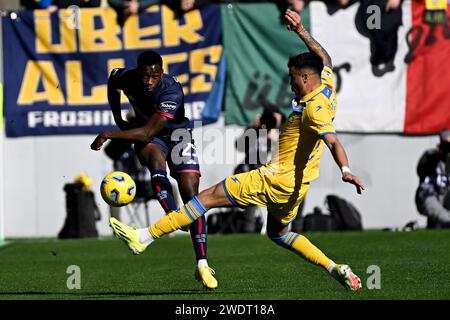 Ibrahim Sulemana of Cagliari Calcio and Jesus Carvalho Reiner of Frosinone compete for the ball during the Serie A football match between Frosinone Calcio and Cagliari Calcio at Benito Stirpe stadium in Frosinone (Italy), January 21st, 2024. Stock Photo