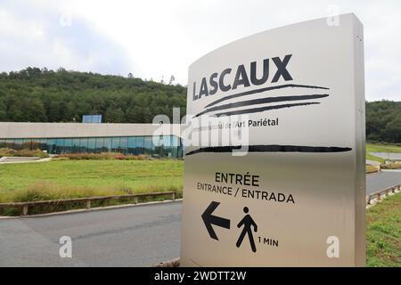 Entrance to Lascaux 4, international center for cave art presenting, among other things, a complete facsimile of all the decorated parts of the famous Stock Photo