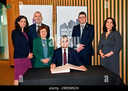 London, UK. 22nd Jan, 2024. The annual City Hall Holocaust Memorial Day service is a joint event with the Mayor of London, London Assembly, Holocaust Educational Trust and the Holocaust Memorial Day Trust, City Hall, Kamal Chunchie Way, London, UK. Credit: See Li/Picture Capital/Alamy Live News Stock Photo