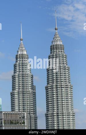 The Petronas Towers, the world's tallest twin skyscrapers, with the ...