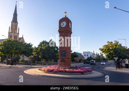 Mudgee town centre at dawn, the Mudgee Memorial clock erected in tribute to those who perished in World War 2, New South Wales,Australia,2024 Stock Photo