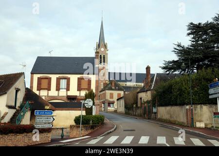 Douchy Montcorbon, France. 18th Jan, 2024. © PHOTOPQR/LE PARISIEN/Jean-Baptiste Quentin ; Douchy-Montcorbon ; 18/01/2024 ; Sur les traces d'Alain Delon, dans le village où il habite une très grande résidence historique depuis les années 60, aux abords de la petite ville de Douchy-Montcorbon, dans le Loiret. Illustration dans la ville © LP/Jean-Baptiste Quentin Douchy - France Formerly called Château de Douchy, the Brûlerie estate has belonged to Alain Delon for over fifty years now. Jan 2024 *** Local Caption *** Alain Delon Credit: MAXPPP/Alamy Live News Stock Photo