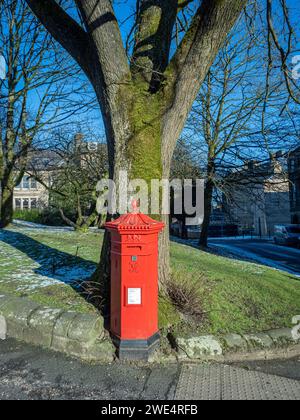 1866 Penfold Postbox on the corner of Water Street and The Square in Buxton. Derbyshire, UK Stock Photo