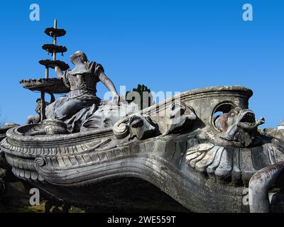 Palacio Nacional de Queluz National Palace. Lago Nereida Tetis aka Amphitrite or Nereid’s Lake in Neptune Gardens. Sintra, Portugal Stock Photo