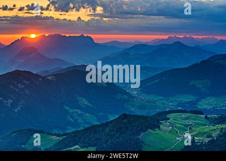 Sunrise over the Kaiser Mountains with Wildschönau and Thierbach in the foreground, from the Gratlspitze, Wildschönau, Kitzbühel Alps, Tyrol, Austria Stock Photo