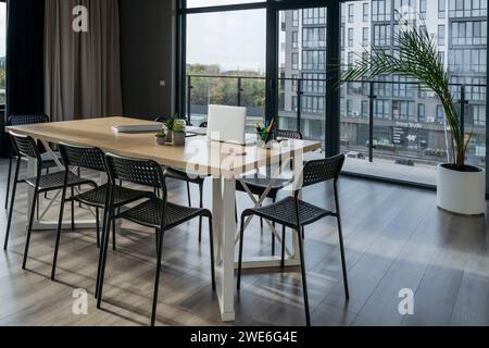 Table and chairs in meeting room at office Stock Photo