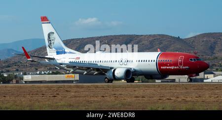 Boeing 737 airliner of the Norwegian Air Shuttle airline landing in Alicante Stock Photo