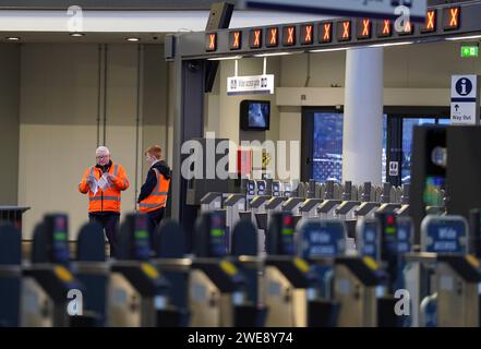 An empty Glasgow Queen Street as all trains are cancelled throughout ...
