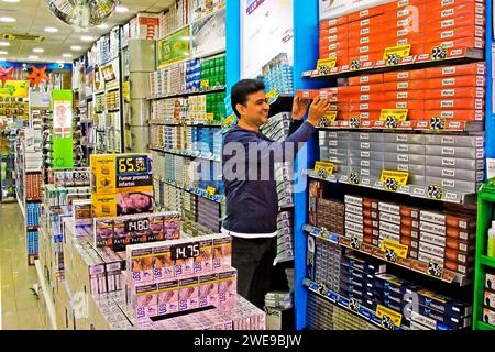 tobacco shop fuerteventura Im Zigarettenladen in Jandia auf Fuerteventura-Süd am 14.01.2019. *** In  the cigarette store in Jandia on Fuerteventura South on 14 01 2019 Stock  Photo