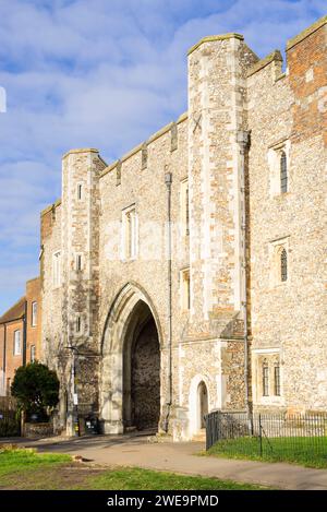 St Albans The Abbey Gateway The Great Gateway of the Monastery part of the Benedictine Monastery 1365 in St Albans Hertfordshire England UK GB Europe Stock Photo