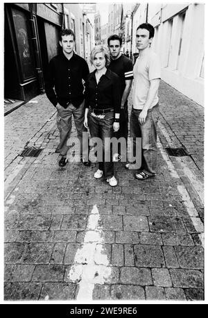 The short-live Cardiff indie band SAMMO HUNG photographed in Womanby Street in Cardiff in May 2001. Photo: Rob Watkins Stock Photo