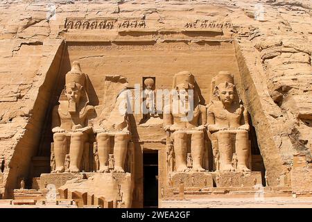Höhepunkt einer Ägyptenreise. Der Felstempel in Abu Simbel zu Ehren des Pharaos Ramses II., Stock Photo