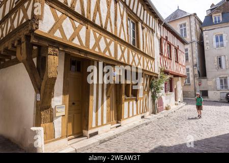 Half timbered building, Avallon, Yonne, Burgandy, Bourgogne-Franche-Comté, France Stock Photo