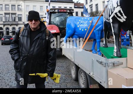 Brussels, Belgium. 24th Jan, 2024. French and Belgian farmers stage a protest outside the European Parliament in Brussels, Belgium on Jan. 24, 2024. Credit: ALEXANDROS MICHAILIDIS/Alamy Live News Stock Photo