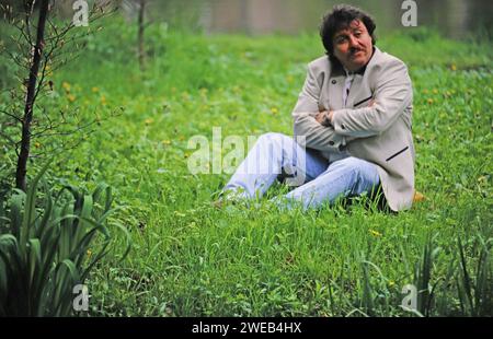 Achim Mentzel, deutscher Musiker und Fernsehmoderator, in seinem Heimatrevier im Spreewald, Deutschland um 1999. Stock Photo