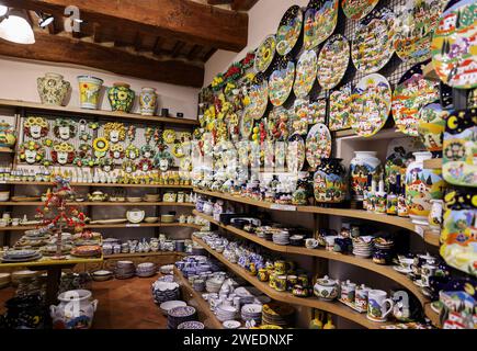 San Gimignano, Italy - Sept 17, 2022: Shop with typical Italian ceramics in San Gimignano. Tuscany, Italy Stock Photo