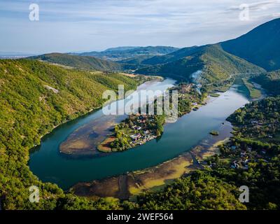 Zapadna Morava meanders near Medjuvrsje, Serbia Stock Photo