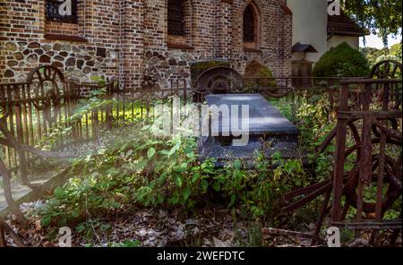 Evangelical Dorffriedhof Alt-Stralau, Friedrichshain-Kreuzberg, Berlin, Germany Stock Photo