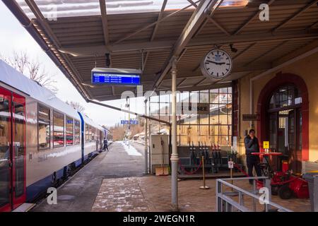 Tegernsee: Tegernsee railway station, local train of BOB in Oberbayern, Tegernsee-Schliersee, Upper Bavaria, Bayern, Bavaria, Germany Stock Photo