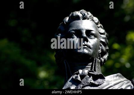 Bronze statue, portrait, of Wolfgang Amadeus Mozart on the Kapuzinerberg, Salzburg, Tyrol, Austria Stock Photo