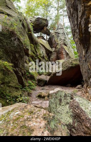 Felsformation Mausefalle, Naturlehrpfad durch die Mühlsteinbrüche bei Jonsdorf, Zittauer Gebirge, Sachsen, Deutschland *** Mausefalle rock formation, Stock Photo
