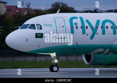 flynas Airbus A320 NEO cockpit close-up photo, taxiing after landing in Lviv Stock Photo