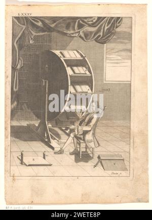 Book wheel by Nicolas Grollier de Servière, 1719 print Up to the top left: LXXV and in the image: Fig. 123.  paper engraving machines, engines  crafts and industries. newspaper, news-sheet. book Stock Photo