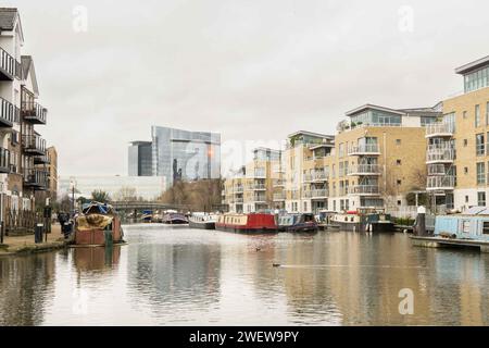 London, United Kingdom. View of the river Brent with GSK headquarters building. Cristina Massei/Alamy Stock Photo