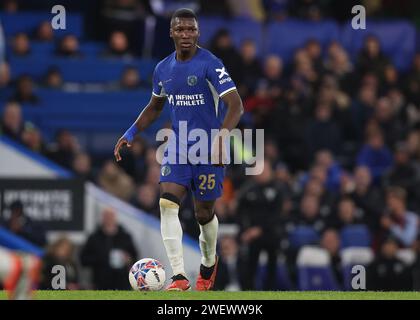 London, UK. 26th Jan, 2024. Moisés Caicedo of Chelsea during the The FA Cup match at Stamford Bridge, London. Picture credit should read: Paul Terry/Sportimage Credit: Sportimage Ltd/Alamy Live News Stock Photo