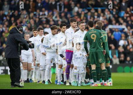 Leeds, UK. 27th Jan, 2024. The two teams shake hands ahead of the Emirates FA Cup Fourth Round match Leeds United vs Plymouth Argyle at Elland Road, Leeds, United Kingdom, 27th January 2024 (Photo by James Heaton/News Images) in Leeds, United Kingdom on 1/27/2024. (Photo by James Heaton/News Images/Sipa USA) Credit: Sipa USA/Alamy Live News Stock Photo
