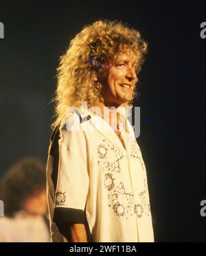 1985 Robert Plant at LIVE AID concert John Barrett/PHOTOlink.net Stock Photo