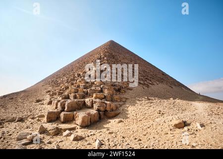 Dahshur, Egypt - January 2, 2024: View of the Red Pyramid and parched dry desert in Dahshur Stock Photo