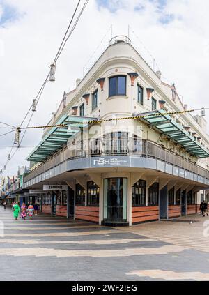 The New Brighton Hotel along the pedestrian main shopping street, The Corso, Manly, Sydney, Australia Stock Photo