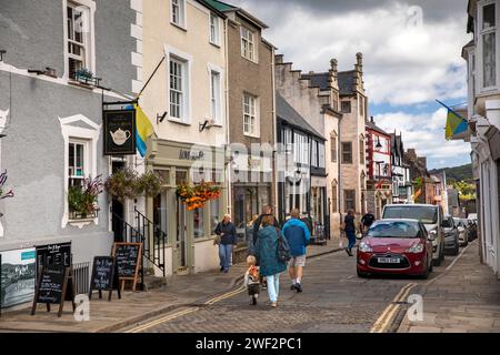UK, Wales, Gwynedd, Conwy (Conway), town centre, High Street Stock Photo