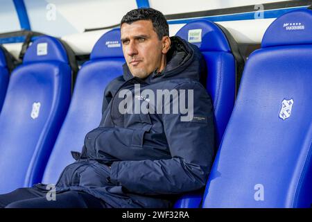 Heerenveen, Netherlands. 28th Jan, 2024. HEERENVEEN, 28-01-2024, Abe Lenstra stadion, season 2023/2024, Dutch Eredivisie Football between SC Heerenveen and AZ, AZ coach Maarten Martens Credit: Pro Shots/Alamy Live News Stock Photo