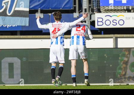 Heerenveen, Netherlands. 28th Jan, 2024. HEERENVEEN, 28-01-2024, Abe Lenstra stadion, season 2023/2024, Dutch Eredivisie Football between SC Heerenveen and AZ, Heerenveen celebrate the 1-1 Credit: Pro Shots/Alamy Live News Stock Photo