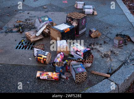 Berlin, Germany. 01st Jan, 2024. 01.01.2024, Berlin. Remains of fireworks from the night lie on a sidewalk on New Year's morning. Credit: Wolfram Steinberg/dpa/Alamy Live News Stock Photo