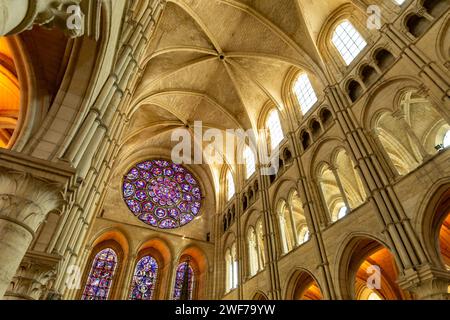 Laon cathedral, Notre-Dame,  Roman Catholic church located in Laon, Aisne, Hauts-de-France, France. Built in the twelfth and thirteenth centuries, int Stock Photo