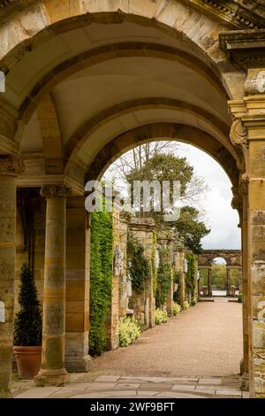 UK, England Kent, Hever, Hever Castle, Italian garden through stone arch Stock Photo