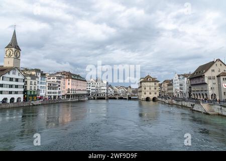 A view of the Limmat river going through the Altstadt old town center of Zurich in Switzerland Stock Photo
