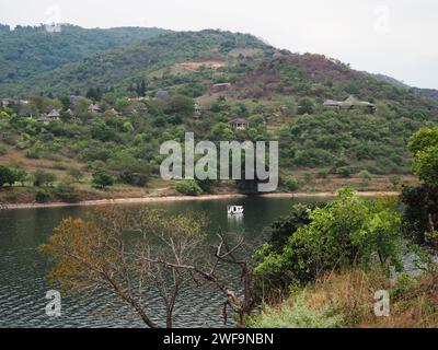 view of Maguga Lodge hotel on the hillside at the Komati River reservoir lake near the Maguga dam, in eSwatini (Swaziland) Stock Photo