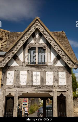 UK, England, Gloucestershire, Painswick, New Street, St Mary’s Church 1901 timber framed Lych Gate Stock Photo